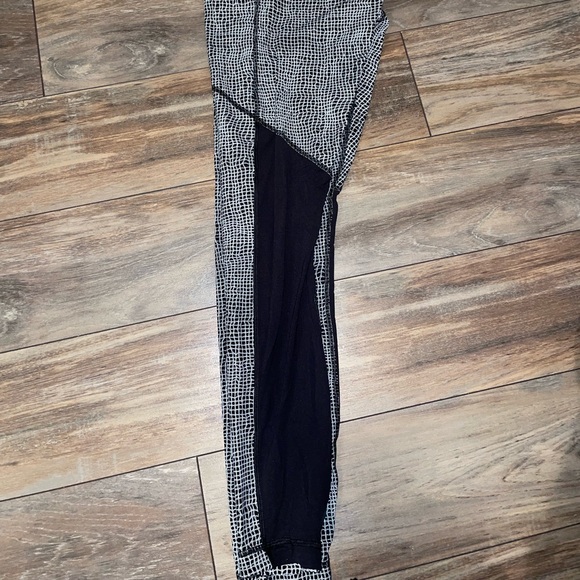Lululemon Reflective Leggings - Picture 3 of 5